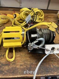 Superwinch Winch in a bag portable electric winch with remote 2500 lb pull